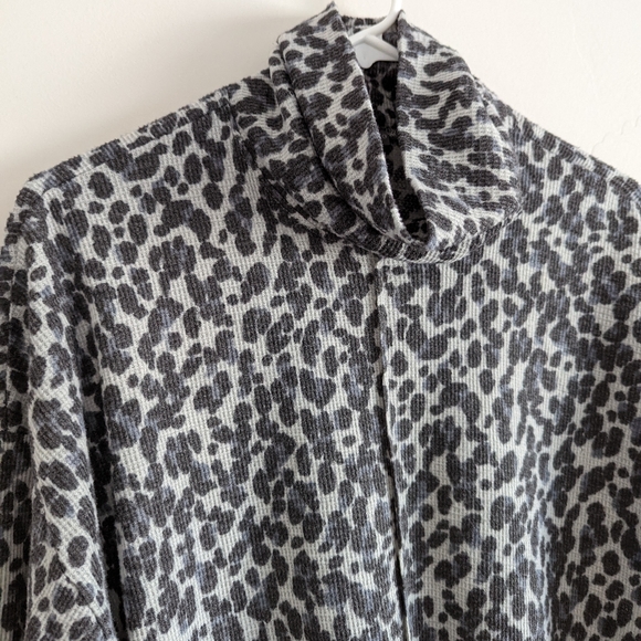 🆕🌿VINCE CAMUTO SWEATER🌿 - Picture 4 of 6